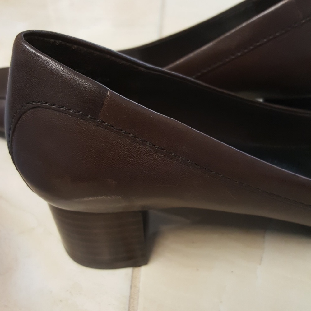 NINE WEST
